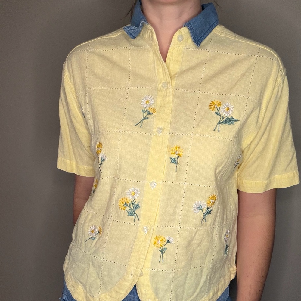 Vintage Yellow Floral Embroidered Shirt with Denim Collar